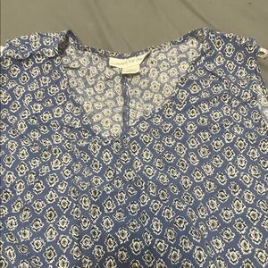 Jones New York Blue and White Geometric Blouse